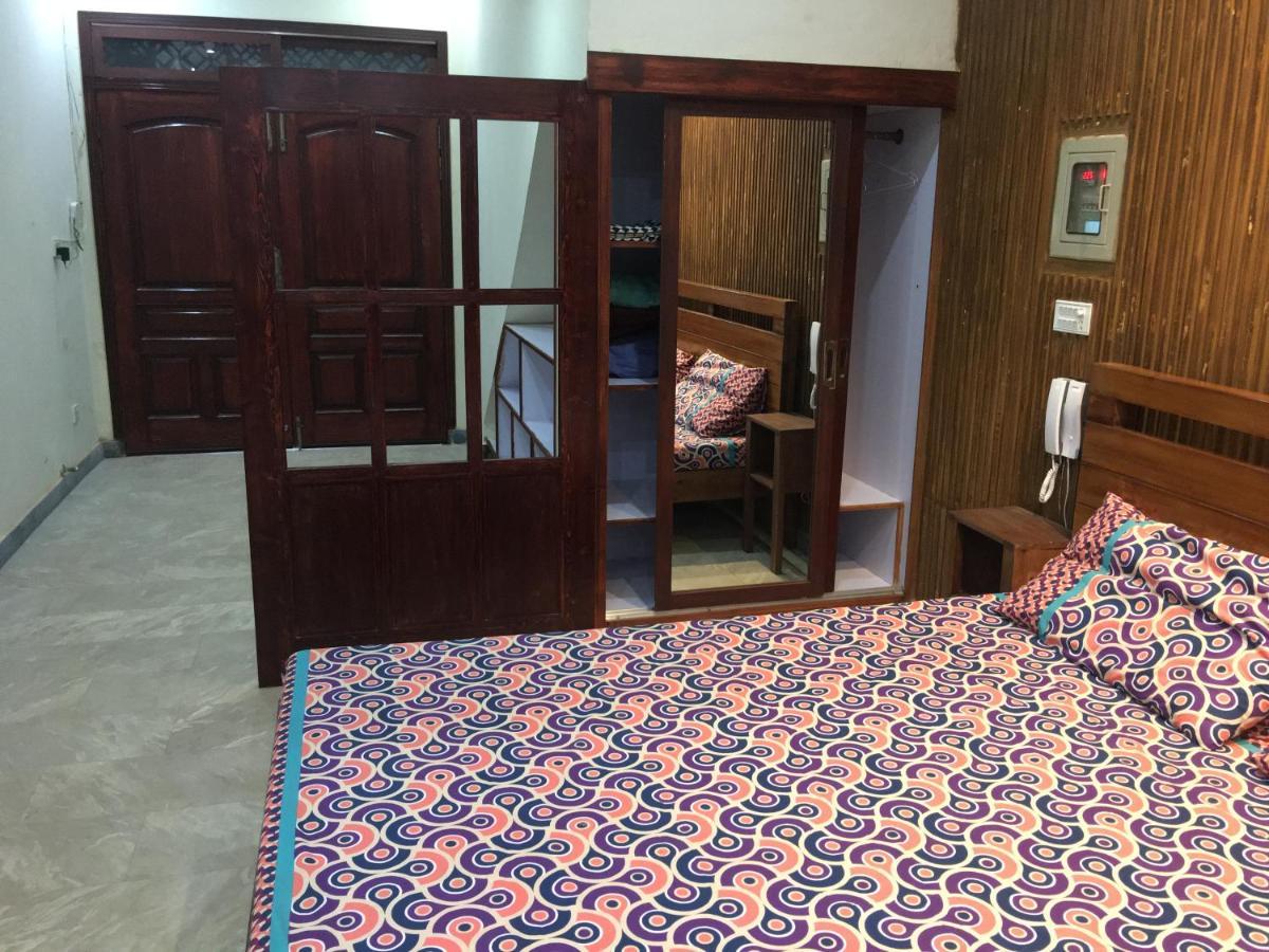 One Bed Studio Apartment Near Shaukat Khanum Lahore Esterno foto