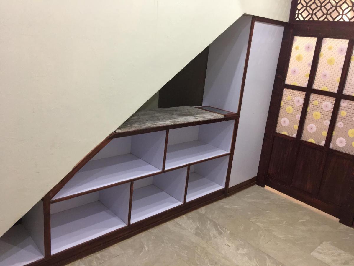 One Bed Studio Apartment Near Shaukat Khanum Lahore Esterno foto